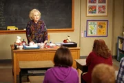 Die fiese Lehrerin Ms. Rinsky (Doris Roberts) hat Brick eine schlechte Note in Mathe verpasst und legt sich jetzt auch noch mit Frankie an ...