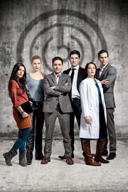 L-R: Miriam Karner (Barbara Kaudelka), Cara Horvath (Franziska Weisz), Leo Benedikt (Alexander Pschill), Konstantin Fink (Andreas Kiendl), Agnes Benedikt (Barbara Romaner), Junior (Christopher Sch&auml;rf).