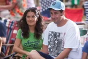 Salma Hayek (Roxanne), Adam Sandler (Lenny Feder).
