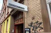 Der Eingang zum Restaurant "Wir Komplizen" in Frankfurt. Der Eingang zum Restaurant "Wir Komplizen" in Frankfurt.