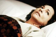 Leila Kenzle (Alice York).