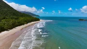 Der tropische Nordosten des australischen Bundestaates Queensland ist bekannt f&uuml;r seine Artenvielfalt. Das Great Barrier Reef erstreckt sich &uuml;ber 2300 Kilometer parallel zu dieser K&uuml;ste.