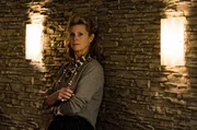 Linda (Leslie Malton) ist die Managerin unter den Geschwistern und wild entschlossen, das Erbe des Vaters vor der &bdquo;ungarischen Hure&ldquo; zu retten, deren Existenz sie tief kr&auml;nkt.