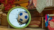 Der Ball von Sa&iuml;d trifft den Spiegel.