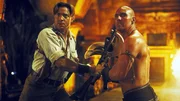 Rick (Brandan Fraser, li.) und Imhotep (Arnold Vosloo, re.) bekommen noch einen Gegner...  Foto: &copy; 2001 Universal Studios. All Rights Reserved.