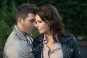 Sascha (Alexander Sholti) und Britta (Tabea Heynig) k&ouml;nnen ihr Gl&uuml;ck kaum fassen, als sie sich zuf&auml;llig wieder begegnen und dabei schnell n&auml;her kommen.
