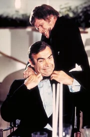 Sean Connery (James Bond),  Bruce Glover (Mr. Wint).