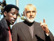 Lt. Smith (Wesley Snipes, l.) und Captain Connor (Sean Connery) suchen den M&ouml;rder einer Prostituierten.