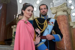 Prinzessin Bea (Mallory Jansen), Prinz Desmond (Charlie Carrick)