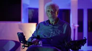 Ex-Cop Damon Hickey (Morgan Freeman)