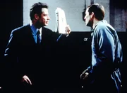 FBI-Agent Sean Archer (John Travolta, l.) und Terrorist Castor Troy (Nicolas Cage).