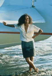 Cindy (Rae Dawn Chong)