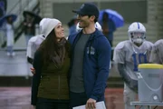 Lois Lane (Elizabeth Tulloch, l.); Clark Kent (Tyler Hoechlin, r.)