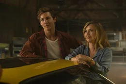l-r: Daniel (Tim Oliver Schultz), Uschi (Tina Ruland)