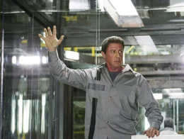 Ray Breslin (Sylvester Stallone) wird beauftragt, ein Hochsicherheitsgef&auml;ngnis auf seine Ausbruchssicherheit zu testen. Dass es sich um eine Falle handelt, realisiert er erst, als es l&auml;ngst kein Entkommen mehr gibt...