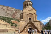 Das Kloster Norawank im Arpa-Gebiet stammt aus dem 13. Jahrhundert.