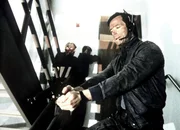 Nick (Joe Penny) und seine Freunde sind in die Gro&szlig;detektei "Tricor" eingedrungen, die von Gangstern geleitet wird.