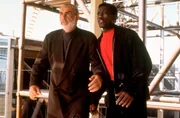F&uuml;r Smith (Wesley Snipes, r.) und Captain Connor (Sean Connery) brechen gef&auml;hrliche Zeiten an, denn je n&auml;her sie der L&ouml;sung des Falles kommen, desto riskanter wird es f&uuml;r sie.