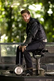 Gemeinsam mit Indiana Jones will Mutt (Shia LaBeouf) seine Mutter und Professor Oxley retten. Ein spannendes Abenteuer in Peru beginnt ...