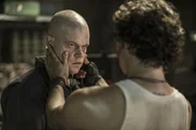 Max De Costa (Matt Damon, l.); Spider (Moura Wagner, r.)