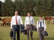 Obwohl Dan Trunkman (Vince Vaughn, l.), Timothy McWinters (Tom Wilkinson, M.) und Mike Pancake (Dave Franco, r.) ein ungleiches Team sind, wollen sie nach Deutschland reisen und endlich den Zuschlag f&uuml;r einen fetten Deal bekommen ...