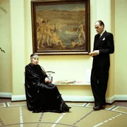 Norddeutscher Rundfunk - TREFFPUNKT IM UNENDLICHEN - Fernsehspiel nach dem gleichnamigen Roman von Klaus Mann, Regie: Horst K&ouml;nigstein (E.: 10.11.1984), Kamera: Klaus Brix. Der Ausdruckst&auml;nzer Gregor Gregori (Cas Enklaar) und seine G&ouml;nnerin (Trude Possehl). &copy; NDR/Gita Mundry - honorarfrei - Verwendung gem&auml;&szlig; der AGB im engen inhaltlichen, redaktionellen Zusammenhang mit genannter NDR-Sendung bei Nennung "Bild: NDR/Gita Mundry" (S2). NDR Presse und Information/Fotoredaktion, Tel: 040/4156-2306 oder -2305, pressefoto@ndr.de.