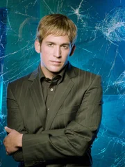 Greg Sanders (Eric Szmanda)