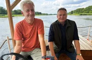 Axel Bulthaupt unterwegs auf der Oder. Axel und Piotr Wloch, Bootsbauer.