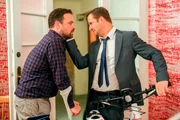Georg (J&uuml;rgen Mauer, l.) und Joachim Schnitzler (Philipp Hochmair) haben immer noch Gef&uuml;hle f&uuml;reinander.