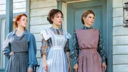 Molly Sullivan (Johannah Newmarch, l.), Elizabeth Thatcher (Erin Krakow, m.) und Abigail Stanton (Lori Loughlin, r.)