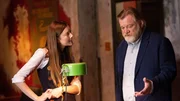 Bill Hodges (Brendan Gleeson, l.)