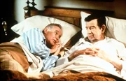 "Immer noch ein seltsames Paar" Der Feind in meinem Bett. Felix (Jack Lemmon) kann nicht glauben, dass er seine Schlafstatt mit Oscar (Walter Matthau) teilen muss.