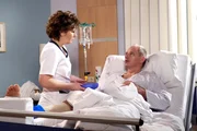 Udo Schweikert (Michael Lott) hat viel zu viel um die Ohren und g&ouml;nnt sich keine Pause. Er hat eine Spedition, seine Schwiegereltern haben ihm und seiner Frau ein Lokal vererbt, welches die beiden gerade wiederer&ouml;ffnen wollen und ihre kleine Tochter will auch versorgt sein. Nun liegt er mit einer Sprunggelenkfraktur in der Sachsenklinik und macht sich Sorgen. Schwester Ulrike (Anita Vulesica) r&auml;t ihm, sich eine Pause zu g&ouml;nnen. Doch im selben Moment &uuml;berkommt Udo eine &Uuml;belkeit und es geht im schlecht. Ulrike verst&auml;ndigt sofort Dr. Stein.