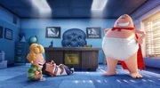 (v.l.n.r.) Harold Hutchins; George Beard; Mr. Krupp alias Captain Underpants