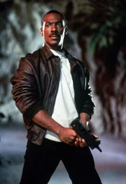 Als gut zureden offensichtlich nichts mehr bringt, zieht Axel (Eddie Murphy) auch mit seinem Schusseisen los, um die Verbrecher zur Strecke zu bringen ...