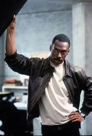 Mit Charme und vielen guten Worten r&uuml;ckt Axel Foley (Eddie Murphy), der Schwadronier-K&uuml;nstler, dem Sicherheitschef De Wald zu Leibe. Und nebenbei macht er sich auch noch an die sch&ouml;ne Vergn&uuml;gungspark-Angestellte Janice ran ...