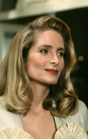 Clarice Kensington (Jane Sibbett) ist Rogers Verlobte. Dass sie Kinder eigentlich nicht ausstehen kann, verschweigt sie ihm lieber, schlie&szlig;lich liebt er seine Tochter Alyssa &uuml;ber alles ...
