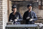 Als Prides Team nach einem Angriff auf dessen Tochter einen &Uuml;berwachungswagen findet, in dem jemand Vater und Tochter tagelang hinterherspioniert hat, m&uuml;ssen sich Brody (Zoe McLellan, l.) und LaSalle (Lucas Black, r.) fragen, ob Pride diesen Fall mit der n&ouml;tigen Distanz betrachten kann.