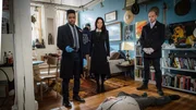 Detective Bell (Jon Michael Hill, l.), Watson (Lucy Liu, M.) und Holmes (Jonny Lee Miller, r.) stehen vor einer riesen Herausforderung, als ein Mord von einem innovativen Schuss-Detektions-System gemeldet wird. Allerdings gibt es keinerlei Hinweise darauf, dass tats&auml;chlich ein Verbrechen stattgefunden hat ...