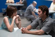 Carole Anne Boone (Kaya Scodelario, l.); Ted Bundy (Zac Efron, r.)