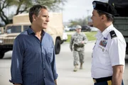 Pride (Scott Bakula, l.) und sein Team sollen f&uuml;r seinen alten Freund Samuel Nilsen (Nicholas Lea, r.) einen Fall aufkl&auml;ren, bei dem Leutnant Rebecca Peterson w&auml;hrend eines heimlichen Treffens mit Nilsens Vorgesetztem vergiftet wurde. Der Haken: Davon darf nichts an die &Ouml;ffentlichkeit gelangen ...