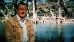 Colonel Davy Crockett (John Wayne)