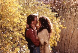 Lieutenant Dunbar (Kevin Costner), Steht mit einer Faust (Mary McDonnell)
