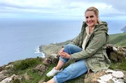 Eine Mischung aus Irland, Norwegen und der Karibik &ndash; das ist Galicien, Spaniens gr&uuml;ner Norden mit keltischem Erbe. Judith Rakers erkundet die hohe Steilk&uuml;ste, Naturparks mit Wasserf&auml;llen und dichten W&auml;ldern, fjord&auml;hnliche Meeresarme und die traumhaften Str&auml;nde des unbewohnten Inselparadieses. Galicien gilt als Spaniens gr&uuml;ner Norden. Die Region ist l&auml;ngst nicht so &uuml;berlaufen wie viele andere touristische Ziele in Spanien, bietet aber atemberaubende Landschaften.