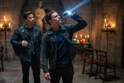 Ihre Schatzsuche f&uuml;hrt Victor Sullivan (Mark Wahlberg, l.) und Nate (Tom Holland, r.) unter anderem in die Bas&iacute;lica de Santa Maria del Pi in Barcelona.