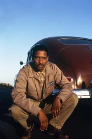 Easy (Denzel Washington) hat es nicht leicht im Leben. Da kommt ihm der Auftrag eines dubiosen Privatdetektivs sehr gelegen.