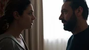 Bob Lemmens (Tom Waes) versucht gegen&uuml;ber seiner Kollegin Kim De Rooij (Anna Drijver) zu verheimlichen, was er in der vergangenen Nacht getan hat.