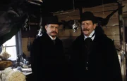 Polizist Gr&uuml;ner (Gerd Fitz, rechts) und der Kriminaler Ludwig Grandauer (J&ouml;rg Hube).