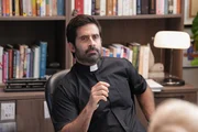 Stephen Schneider als Chaplain Steve