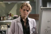 Dr. House entschlie&szlig;t sich zu einer drastischen operation eines neunj&auml;hrigen M&auml;dchens, das an Halluzinationen leidet. Dr. Allison Cameron (Jennifer Morrison) wei&szlig; nicht so recht, was sie davon halten soll.